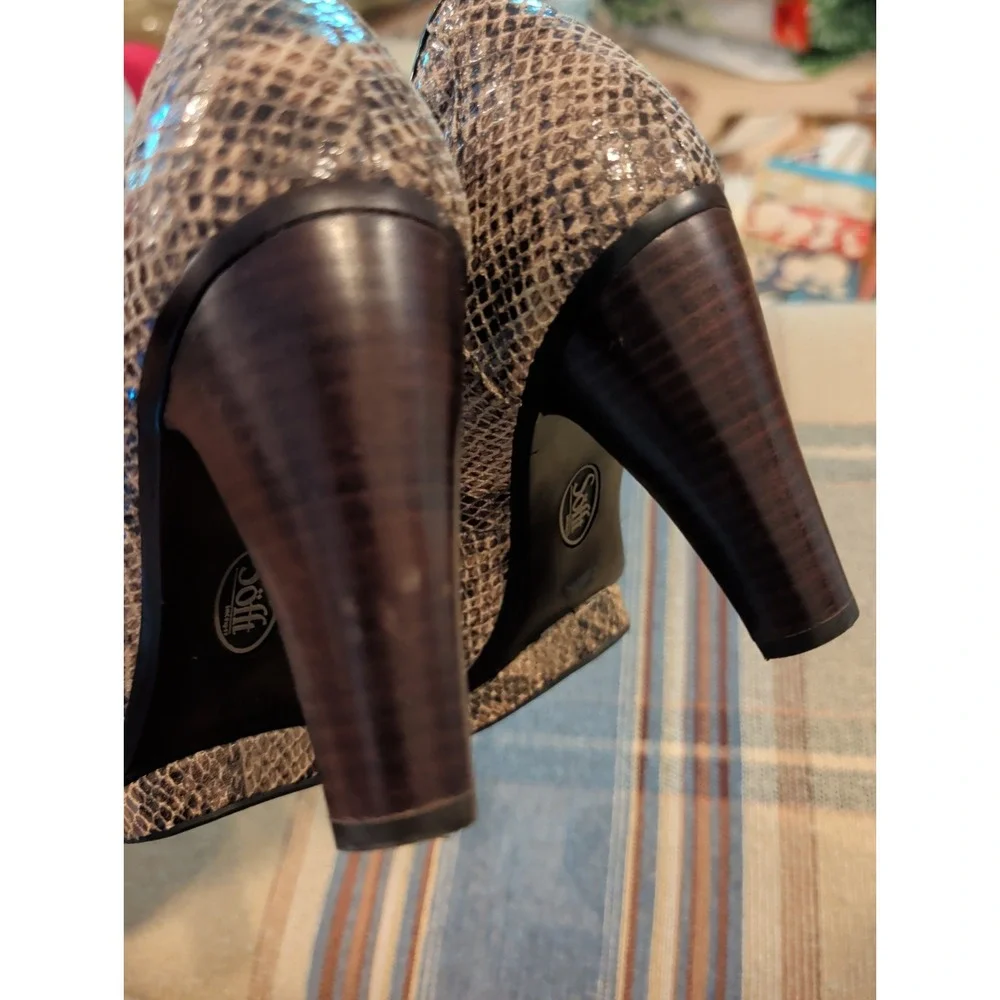 Women's New Sofft Brown Leather Snake Embossed Pumps Heels Shoes size 9M